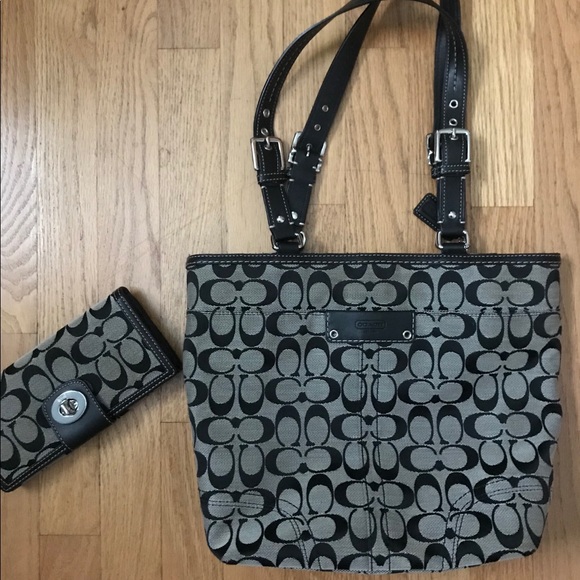 Coach Tote Bag - Picture 3 of 3